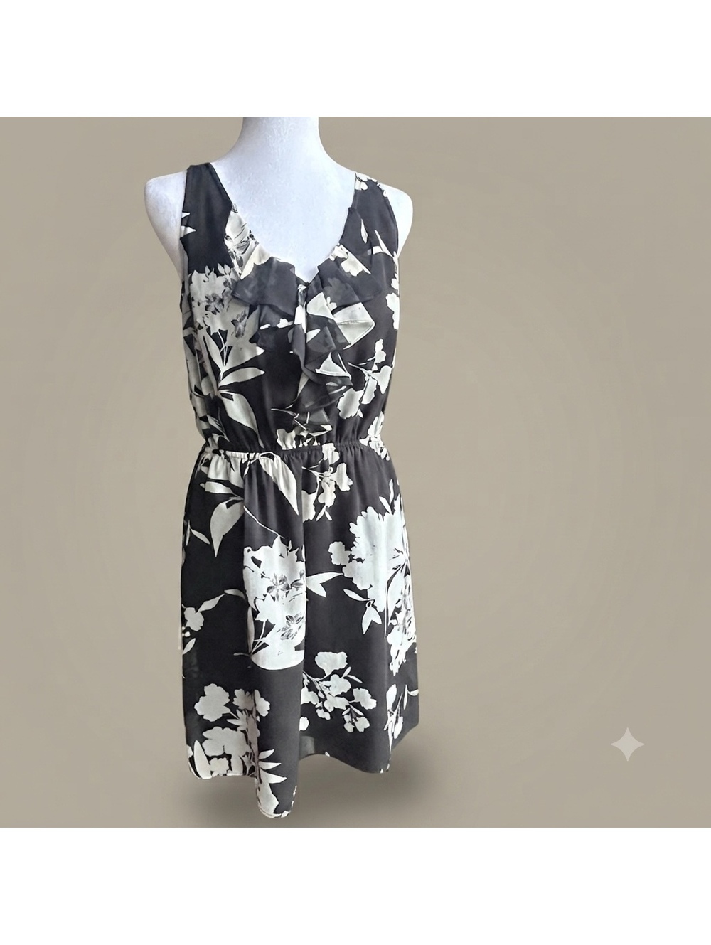 Express Floral Print Ruffle Dress Black White tan Sleeveless Size Small